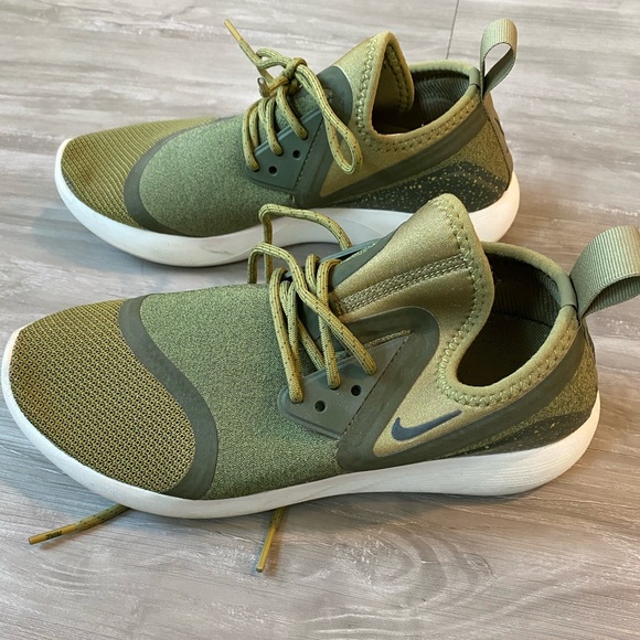 nike lunarcharge green